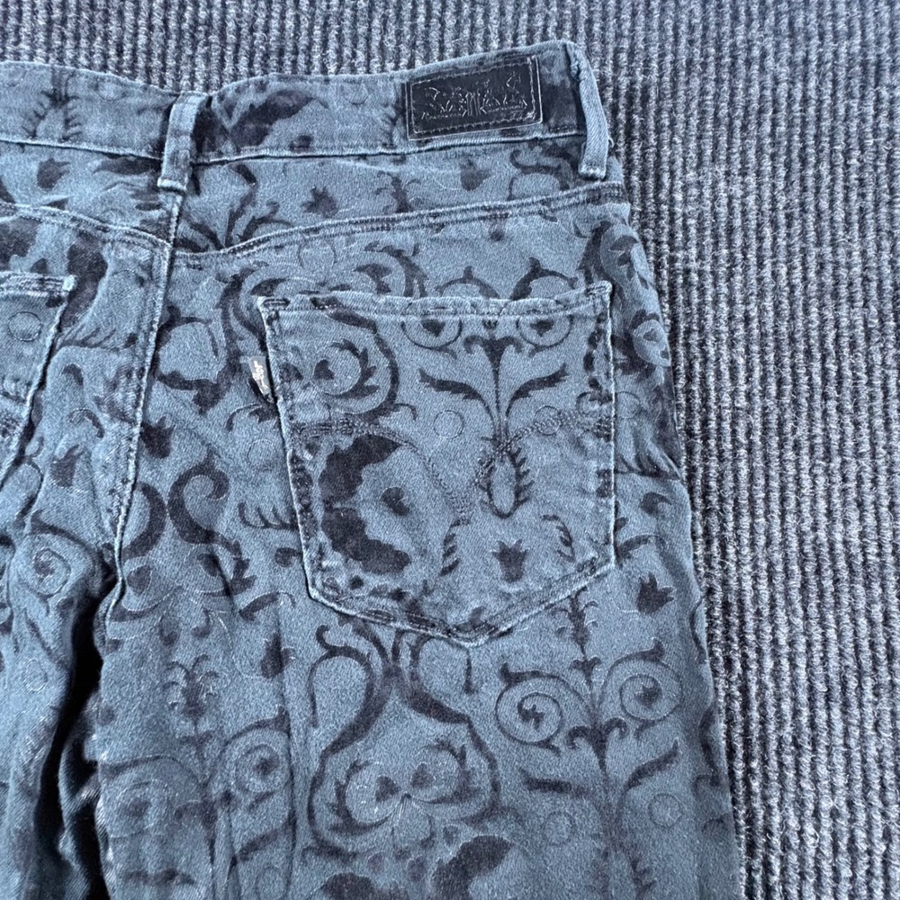 Levi's Jeans Womens 28 Black Mid Rise Skinny Flocked Damask Velvet Baroque Tonal - Picture 10 of 11